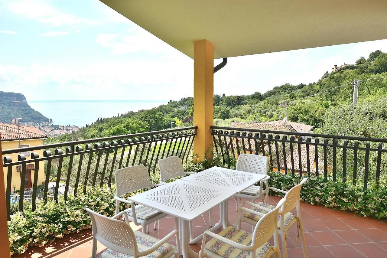 Orange Apartment In Marciaga Di Costermano